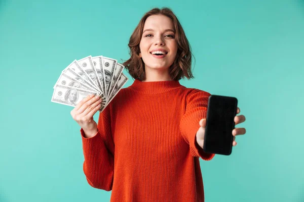 Retrato Una Joven Alegre Vestida Con Suéter Sosteniendo Billetes Banco — Foto de Stock