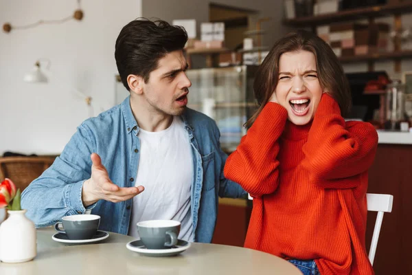 Zklamaný Pár Žena Muž 20S Křičí Mají Hádku Zároveň Kávy — Stock fotografie