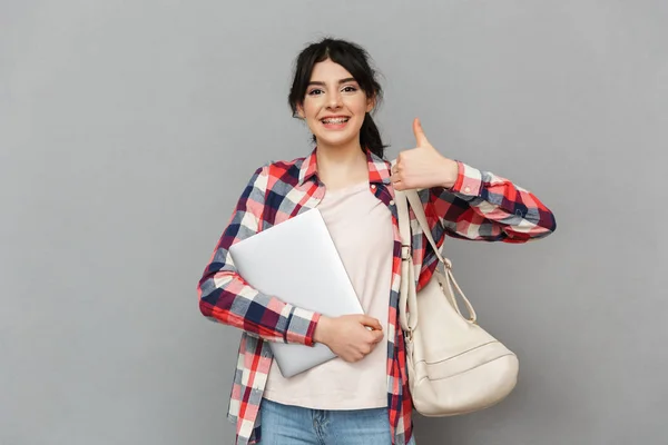 Obrázek Úžasné Studentské Emocionální Mladá Dáma Stojící Izolované Nad Šedým — Stock fotografie