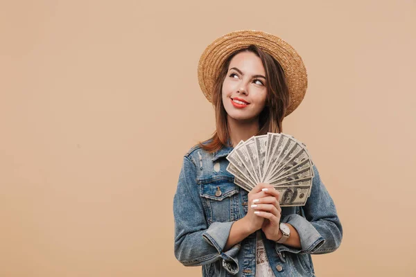 Retrato Una Joven Sonriente Vestida Con Ropa Verano Mostrando Billetes —  Fotos de Stock