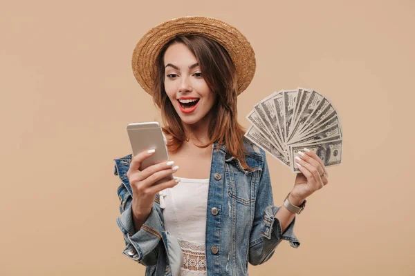 Retrato Una Joven Alegre Vestida Con Ropa Verano Mostrando Billetes — Foto de Stock