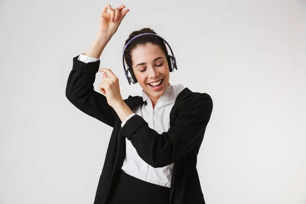 Foto Glada Känslomässiga Unga Business Kvinna Lyssnar Musik Med Hörlurar — Stockfoto
