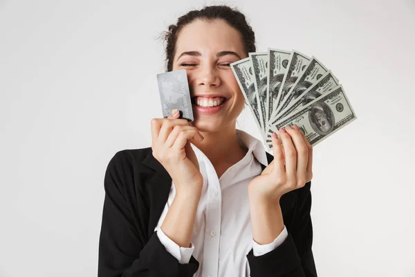 Foto Glada Glad Ung Affärskvinna Med Kreditkort Och Pengar Isolerade — Stockfoto