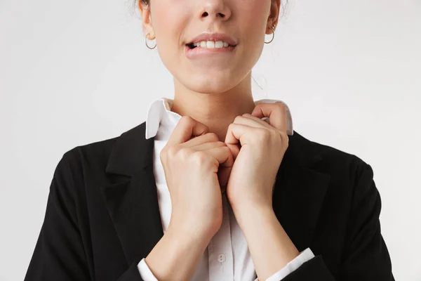 Image Recadrée Jeune Femme Affaires Bouton Chemise Isolée Sur Fond — Photo