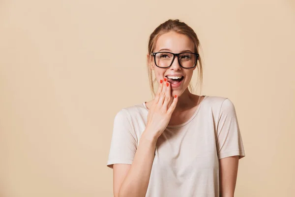 Bilden Optimistiska Unga Kvinna 20S Med Bunden Hår Iklädd Grundläggande — Stockfoto