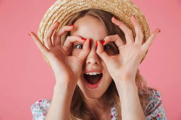 Retrato Cerca Una Joven Feliz Vestido Verano Sombrero Paja Que —  Fotos de Stock