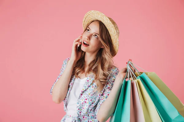 Portrait Pretty Young Woman Summer Dress Straw Hat Talking Mobile — Stock Photo, Image