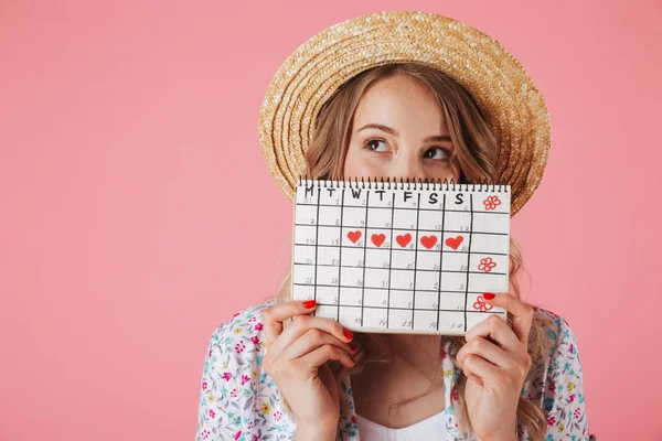 Retrato Una Bonita Joven Con Sombrero Paja Sosteniendo Calendario Época —  Fotos de Stock