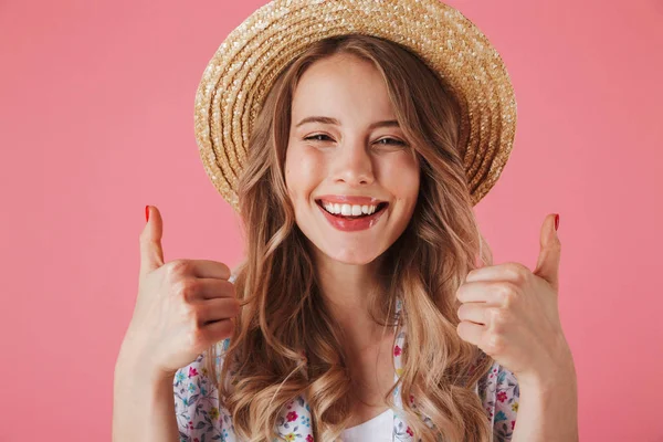 Close Retrato Uma Jovem Mulher Feliz Vestido Verão Chapéu Palha — Fotografia de Stock