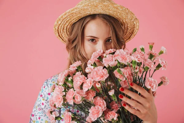 Nahaufnahme Porträt Einer Schönen Jungen Frau Sommerkleid Und Strohhut Duftenden — Stockfoto