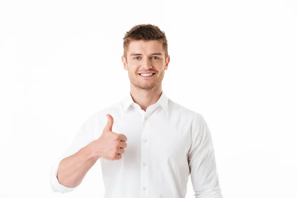 Retrato Joven Sonriente Mirando Cámara Mostrando Los Pulgares Hacia Arriba — Foto de Stock