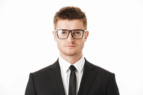 Gros Plan Portrait Jeune Homme Affaires Confiant Costume Lunettes Regardant — Photo