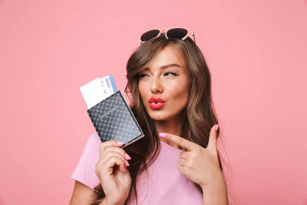 Foto Von Wunderschönen Glamour Frau Mit Schönen Langen Haaren Zeigt — Stockfoto