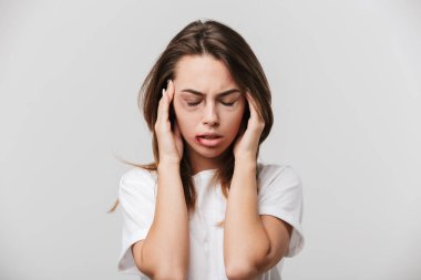 Çizikler ve yüzünde morluklar ile üzgün bir Engelli Genç kız resim.