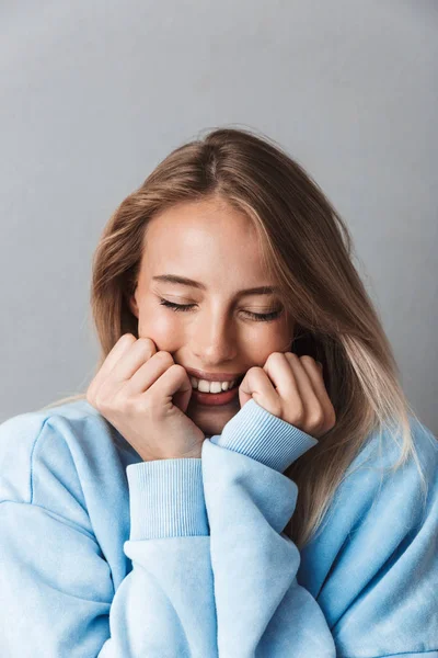 Gros Plan Une Jolie Jeune Fille Sweat Shirt Bleu Avec — Photo