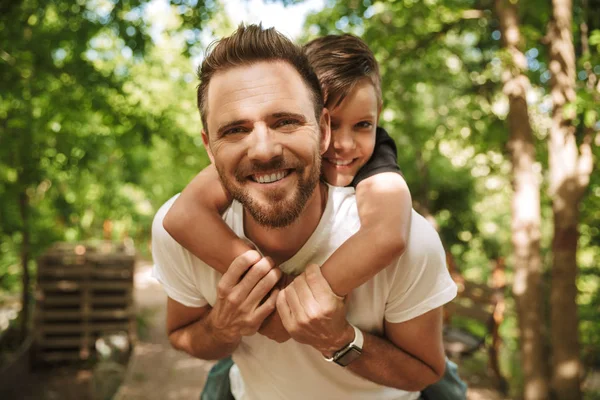 Image Cheerful Young Father Have Fun His Little Son Outdoors — Stock Photo, Image