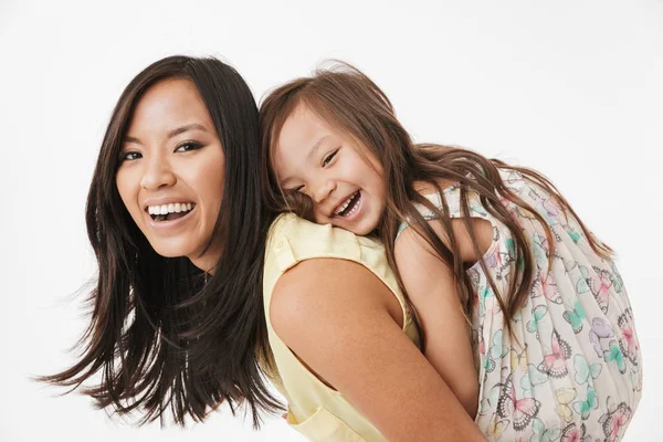 Afbeelding Van Gelukkige Jonge Aziatische Vrouw Moeder Plezier Met Haar — Stockfoto