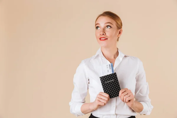 Bild Der Jungen Erstaunlichen Geschäftsfrau Isoliert Über Beige Wand Backgound — Stockfoto