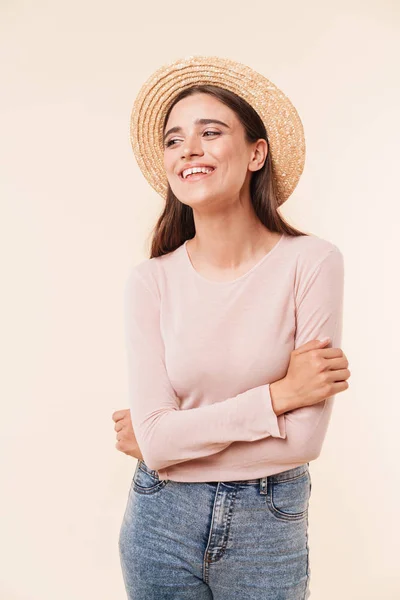 Retrato Una Joven Morena Riendo Con Sombrero Paja Pie Con — Foto de Stock