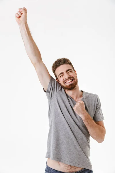 Retrato Jovem Barbudo Alegre Celebrando Vitória Isolada Sobre Fundo Branco — Fotografia de Stock