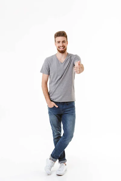 Imagen Joven Feliz Guapo Pie Aislado Sobre Fondo Blanco Pared — Foto de Stock