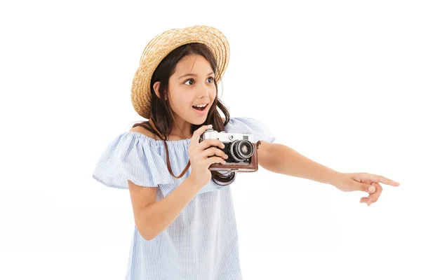 Imagem Menina Fofa Fotógrafo Turístico Isolado Sobre Fundo Parede Branca — Fotografia de Stock