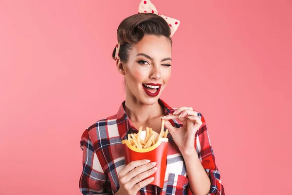 Retrato Brincalhão Bela Morena Pin Mulher Cabeça Comendo Batatas Fritas — Fotografia de Stock