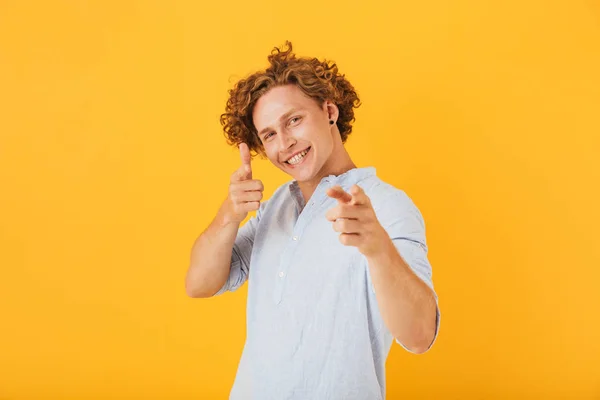 Retrato Del Seductor Hombre Feliz Años Sonriendo Señalándote Con Los — Foto de Stock