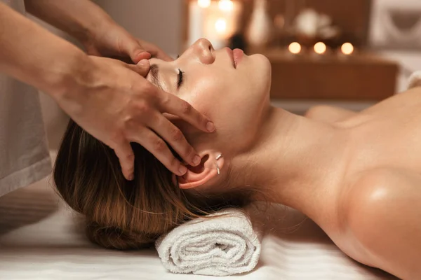 Beautiful Young Girl Having Face Massage Spa Salon — Stock Photo, Image