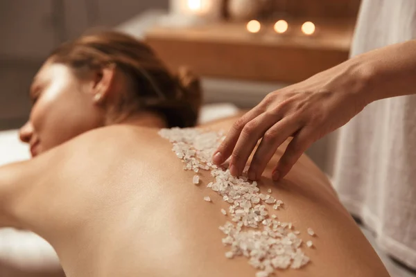 Young Beautiful Woman Relaxing Spa Having Salt Scrub Massage Back — Stock Photo, Image