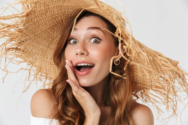 Retrato Primer Plano Mujer Excitada Años Con Sombrero Paja Grande — Foto de Stock