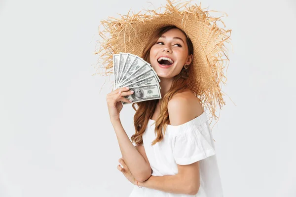 Foto Mujer Rica Feliz 20S Usando Sombrero Paja Grande Regocijándose —  Fotos de Stock