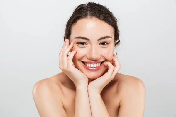 Retrato Belleza Una Joven Topless Sonriente Con Maquillaje Mirando Cámara — Foto de Stock