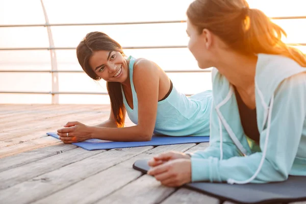 Image Amazing Young Two Sports Women Friends Outdoors Beach Make — Stock Photo, Image