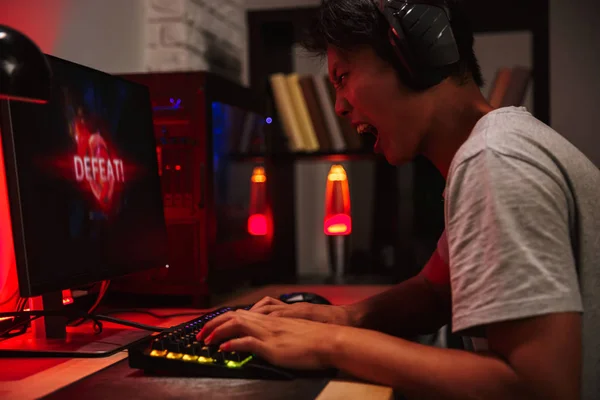 Retrato Ásia Tenso Raiva Gamer Menino Perder Enquanto Jogar Vídeo — Fotografia de Stock