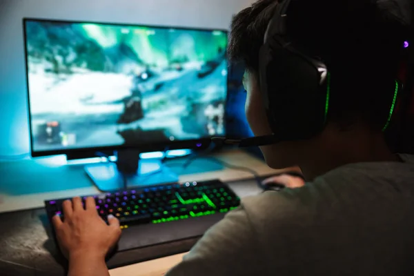 Portrait Asian Teenage Gamer Boy Playing Video Games Online Computer — Stock Photo, Image