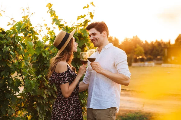 Photo Young Cute Happy Loving Couple Outdoors Drinking Wine — Stock Photo, Image