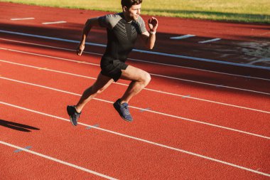 Hızlı genç sporcu Stadı'nda çalışan