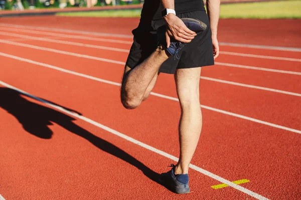 Nyúlik Lábát Stadionban Fiatal Sportoló Hátulnézete — Stock Fotó