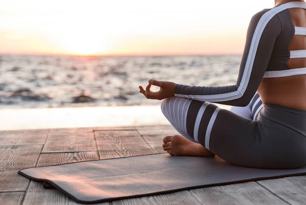 Cropped Picture Strong Young Fitness Woman Outdoors Beach Make Yoga — Stock Photo, Image