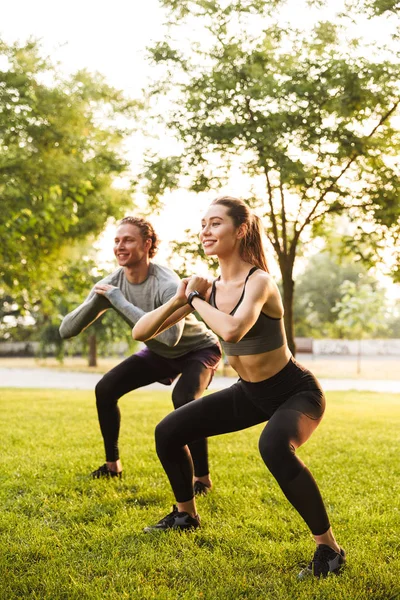 Bild Von Jungen Fitness Sport Liebende Paar Freunde Park Freien — Stockfoto