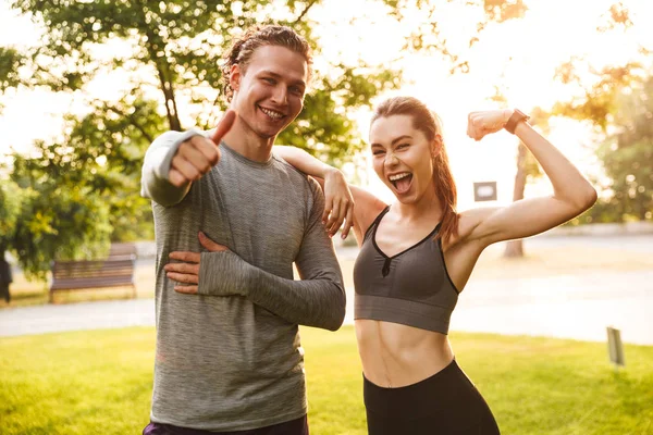 Imagen Feliz Emocionado Deporte Fitness Amante Pareja Amigos Parque Aire — Foto de Stock