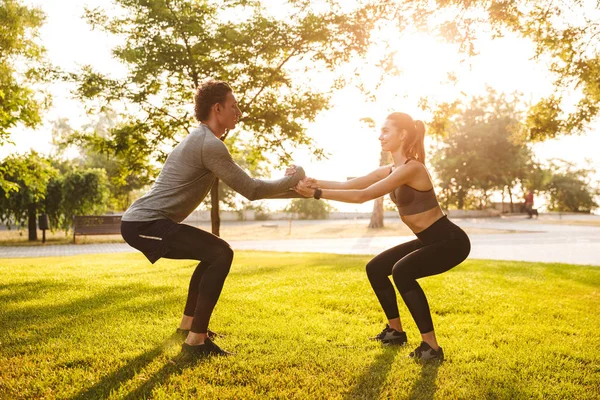 Fotó Koncentrált Fitness Sport Szerető Pár Meg Szabadban Park Hogy — Stock Fotó