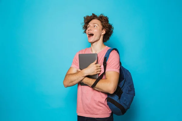 Image Étudiant Homme Avec Des Cheveux Bouclés Portant Des Vêtements — Photo