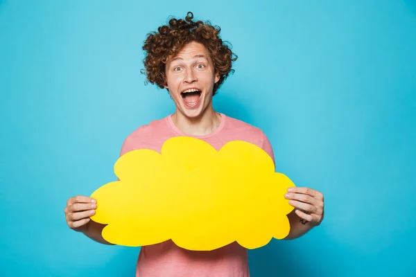 Foto Hombre Feliz Excitado 20S Con Pelo Rizado Marrón Gritando — Foto de Stock