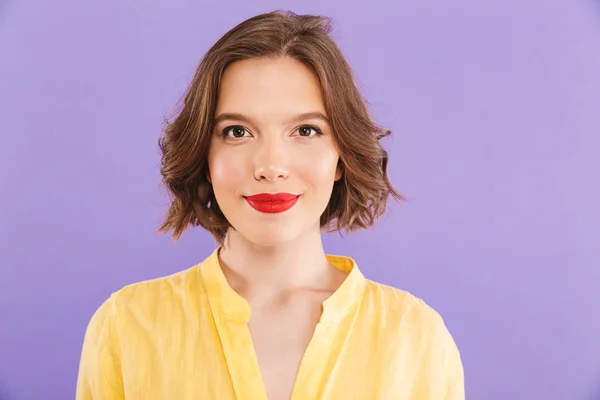 Close Retrato Uma Jovem Sorridente Vestida Com Roupas Verão Olhando — Fotografia de Stock