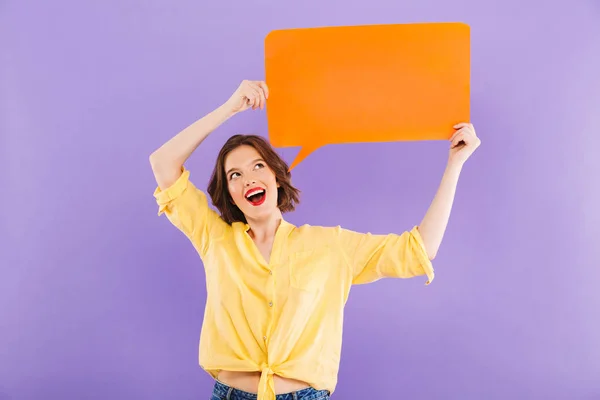 Image Excited Cheerful Woman Isolated Purple Wall Background Holding Speech — Stock Photo, Image