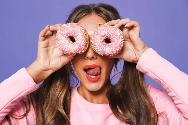 Nahaufnahme Porträt Eines Fröhlichen Mädchens Sweatshirt Posiert Mit Donuts Vor — Stockfoto