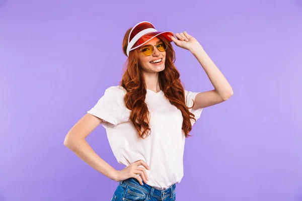 Portrait Cheerful Young Girl Hat Sunglasses Standing Isolated Violet Background — Stock Photo, Image