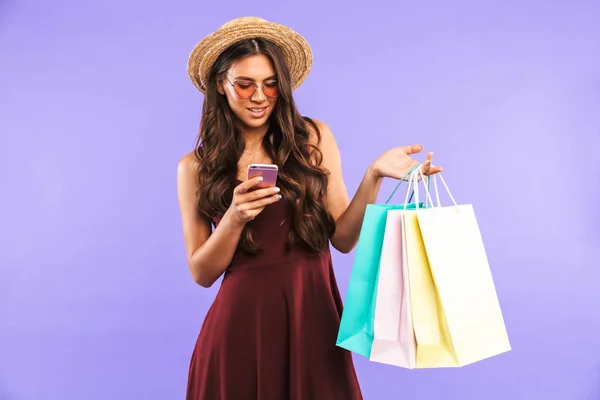 Retrato Una Joven Alegre Con Sombrero Paja Gafas Sol Aisladas — Foto de Stock